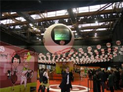 Media Ball, esfera com ecr.