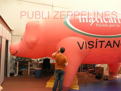 Zepelim dirigvel com forma de porco 6m Maxicarne