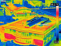 Imgen termogrfica area de edificio desde globo de helio