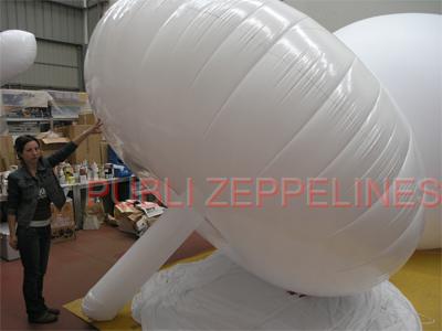 Zepelim dirigvel com forma especial Le Chateaux de La Drome
