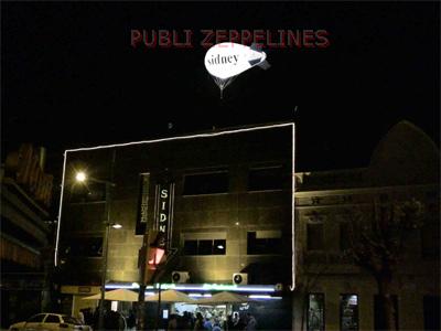 Zepelin cautivo tethered blimp iluminado